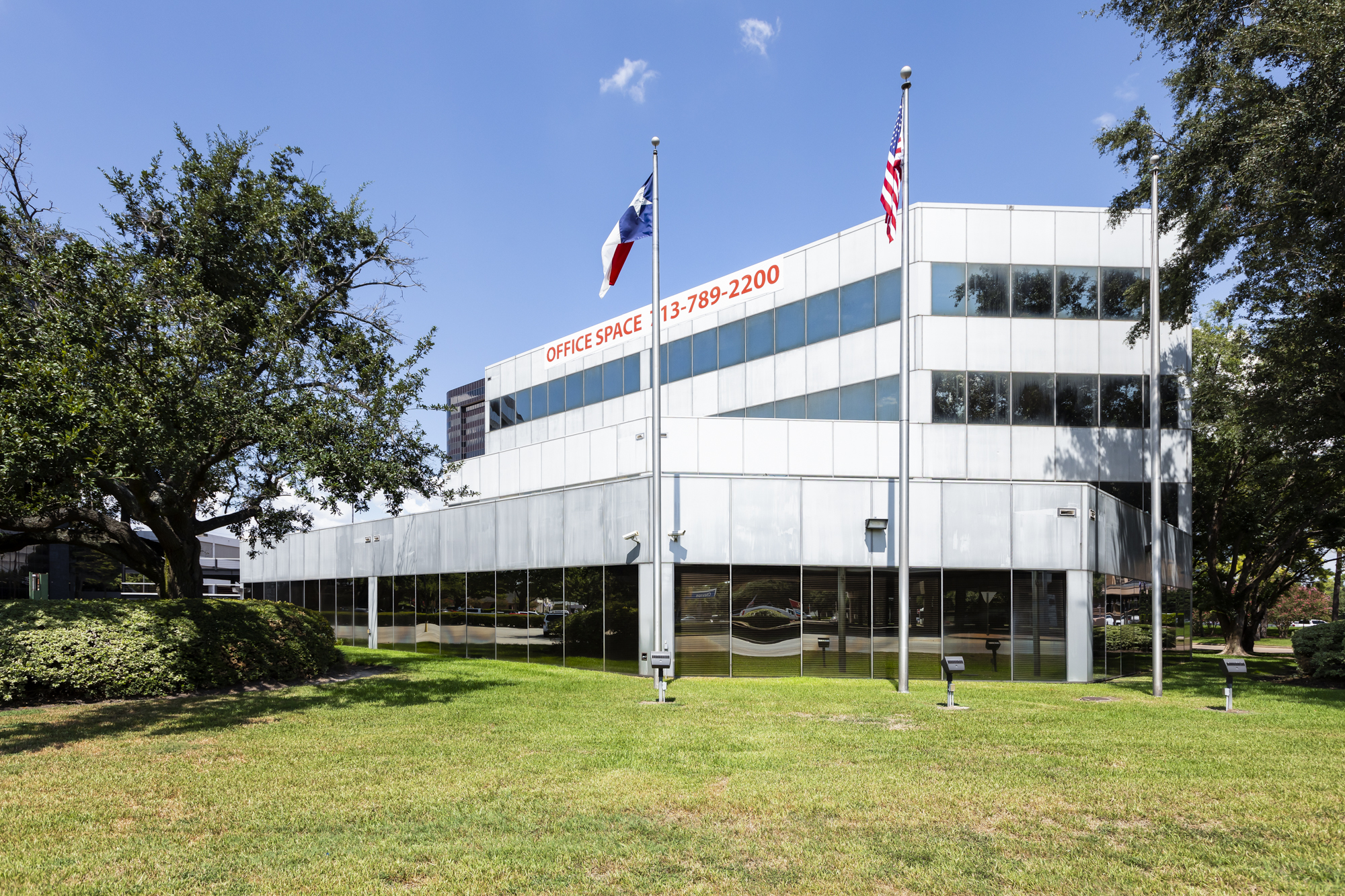 LandPark Advisors arranges sale of 397 N Sam Houston Parkway Office Building in Houston, Texas.